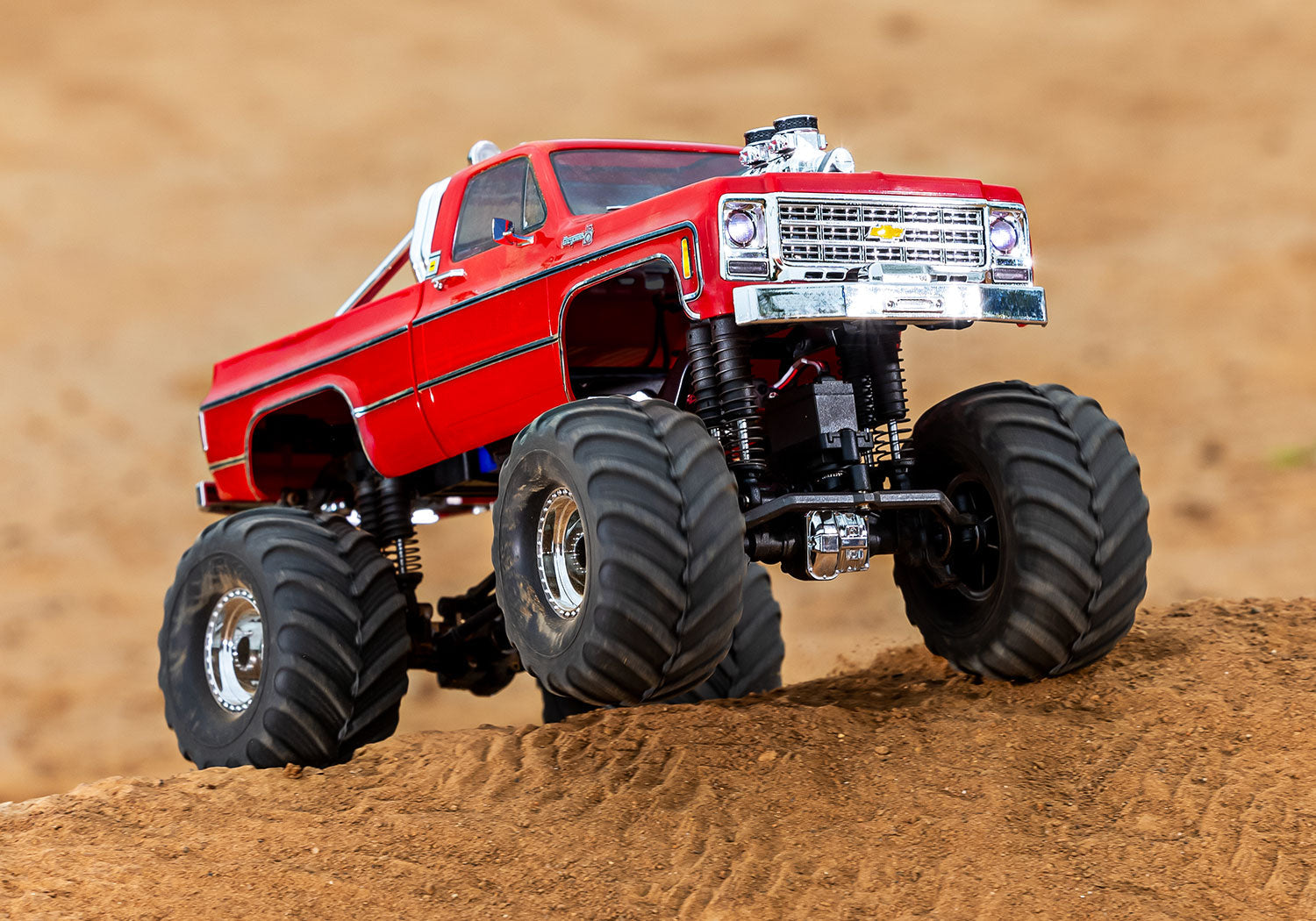 【早期予約特典付き】　5月下旬～6月上旬に入荷予定　トラクサス　1/18　TRX4MT　シボレー　K10　モンスタートラック　ブラック　98064-1　