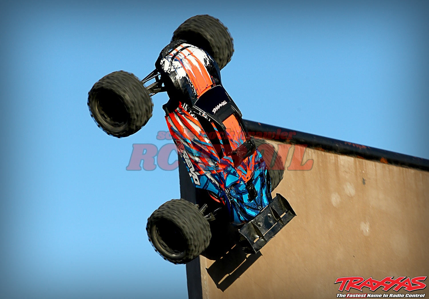 トラクサス　E-REVO2.0 VXLRTR 1/8 モンスタートラック　ブラシレス　Traxxas 86086-4