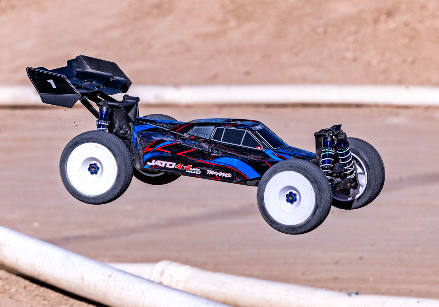 トラクサス 1/10 JATO  4X4 VXL 　4sブラシレスモーター　オフロード バギー　90386-4