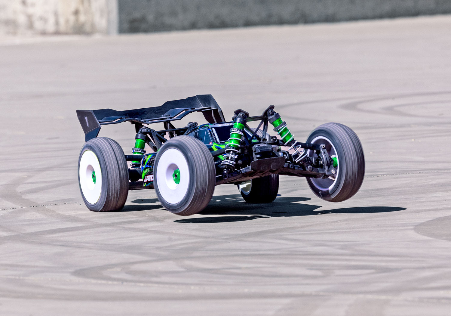トラクサス 1/10 JATO  4X4 VXL 　4sブラシレスモーター　オフロード バギー　90386-4