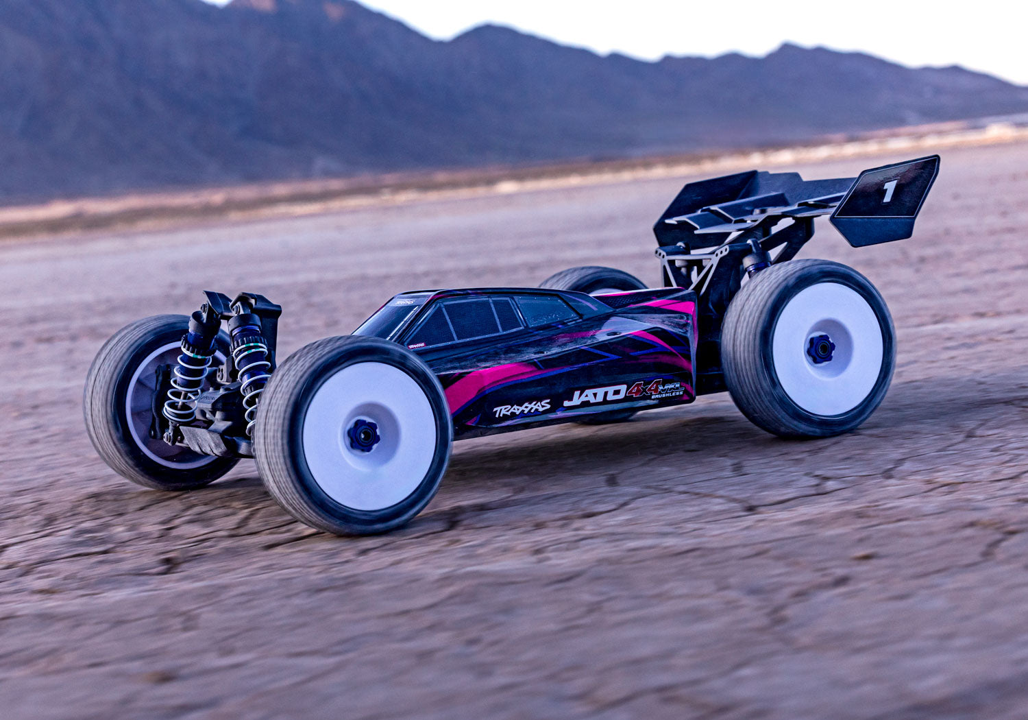 トラクサス 1/10 JATO  4X4 VXL 　4sブラシレスモーター　オフロード バギー　90386-4