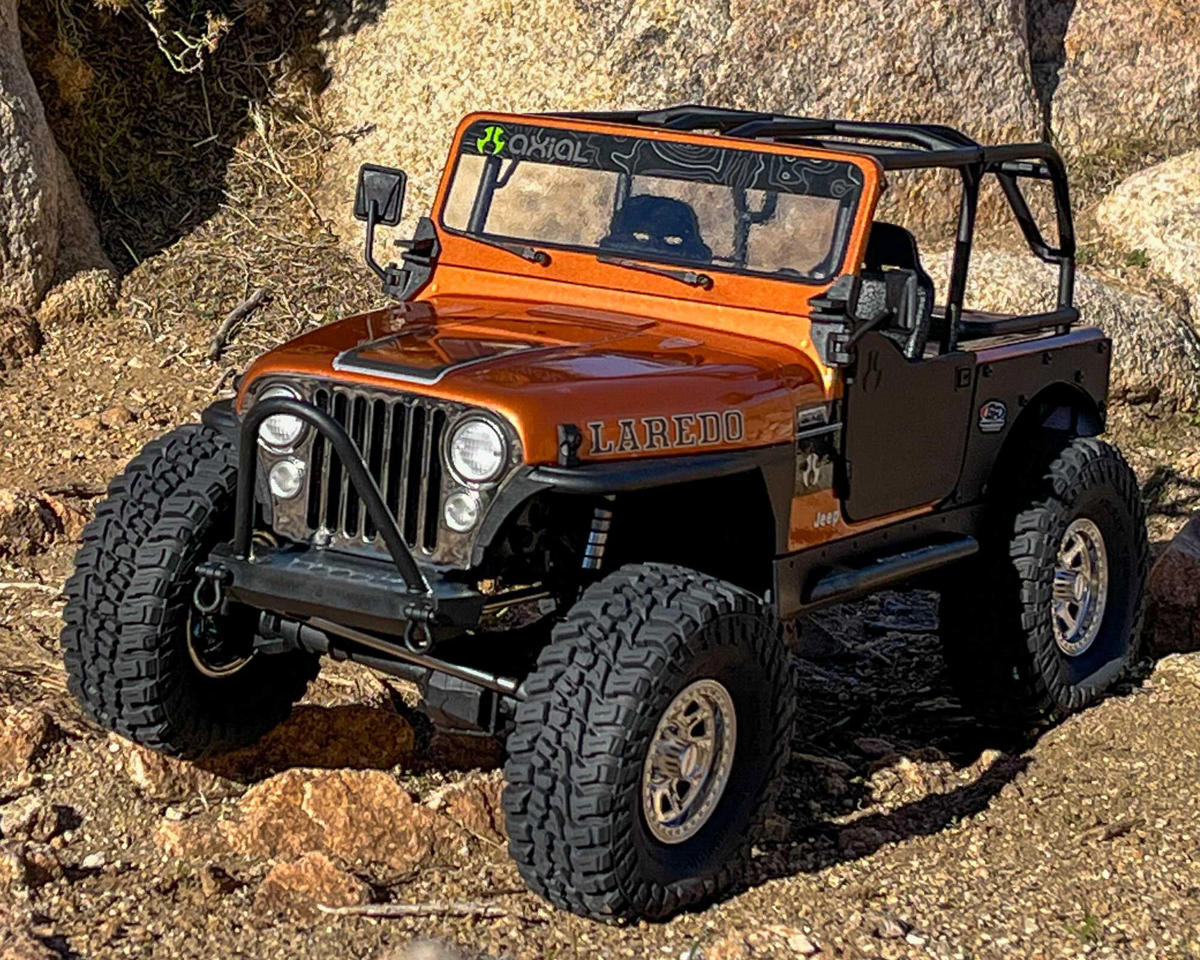 アキシャル 1/10 SCX10 III ジープ CJ-7 4WD ブラシ付き RTR、コッパー