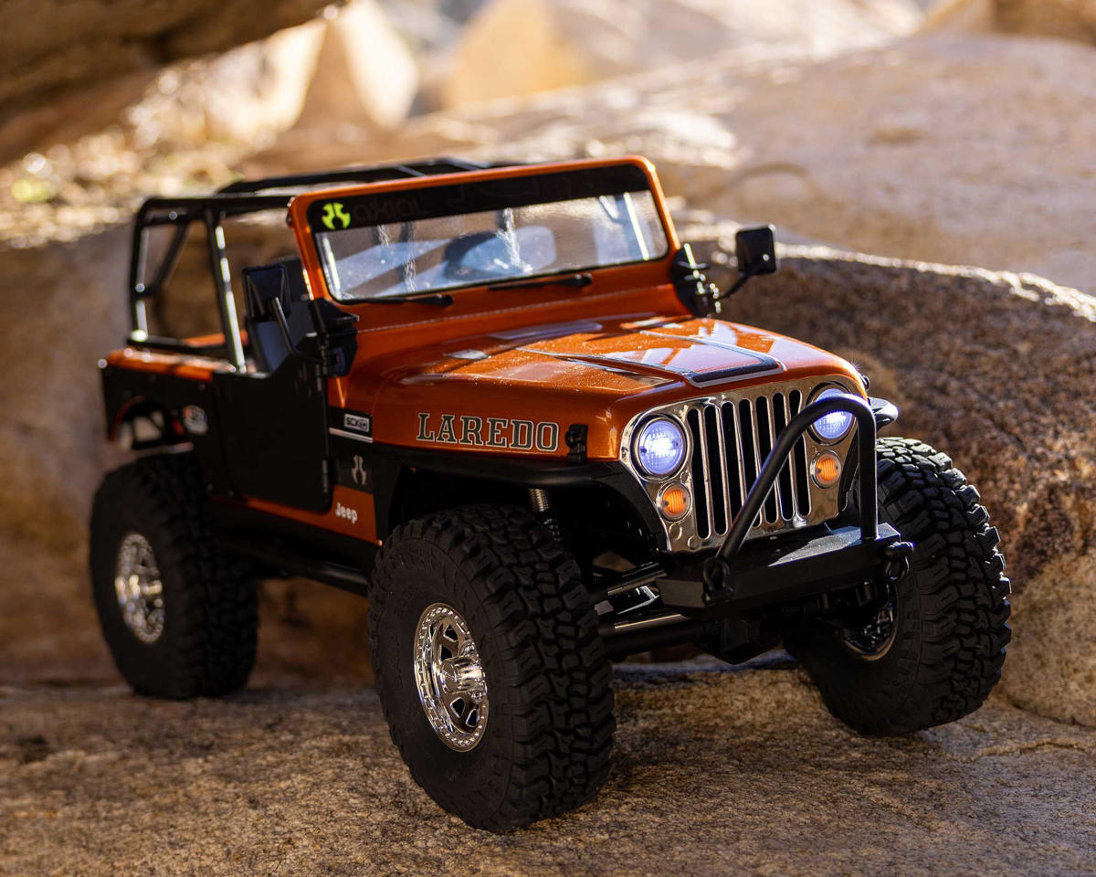 アキシャル 1/10 SCX10 III ジープ CJ-7 4WD ブラシ付き RTR、コッパー