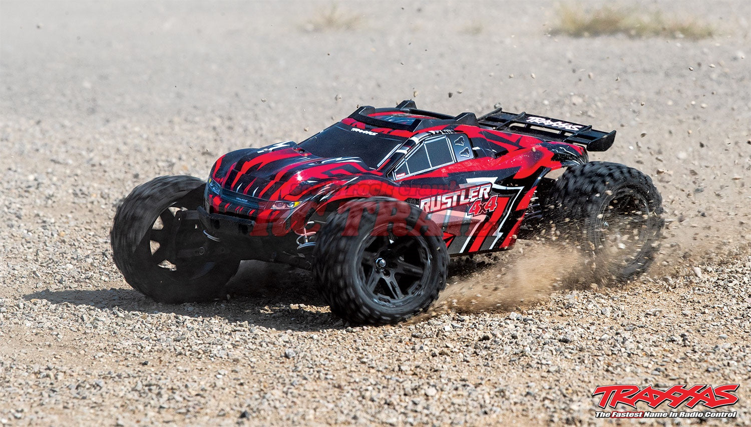 トラクサス Rustler 4X4 1/10 4WD RTRスタジアムトラック（レッド）、TQ 2.4GHzプロポ、iDバッテリー、充電器付