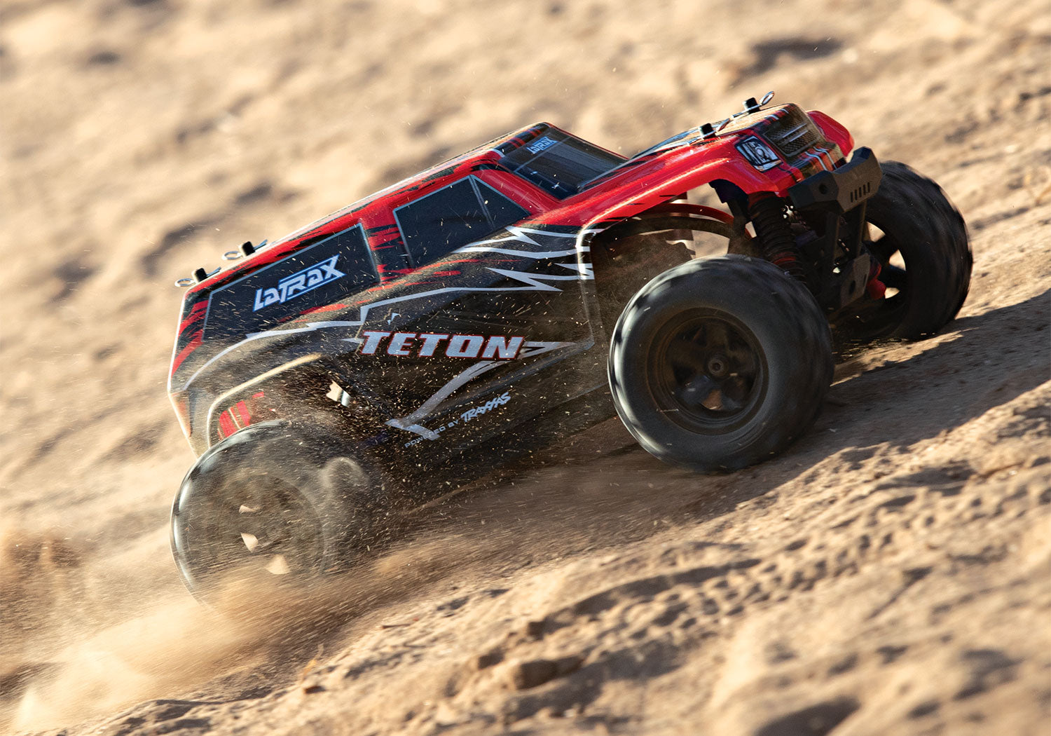 トラクサス　 LaTrax Teton 1/18 4WD RTRモンスタートラック（レッド）バッテリー、DC充電器付き Traxxas  CB76054-1